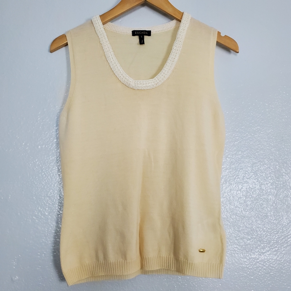 Escada Sleeveless Knit Neck wool top